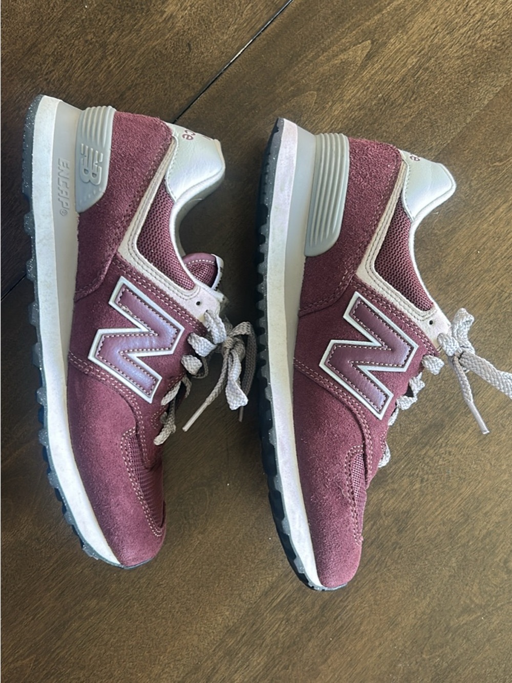 New Balance 574 Women’s Burgundy Sneakers